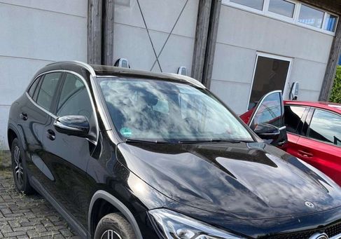 Mercedes-Benz GLA 250, 2021
