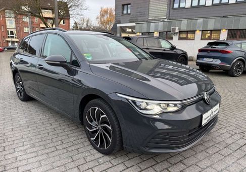 Volkswagen Golf, 2022