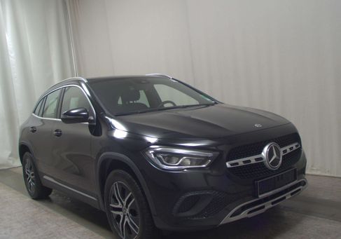Mercedes-Benz GLA 220, 2022