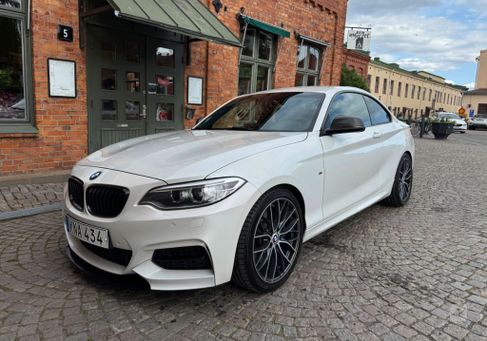 BMW M235, 2016