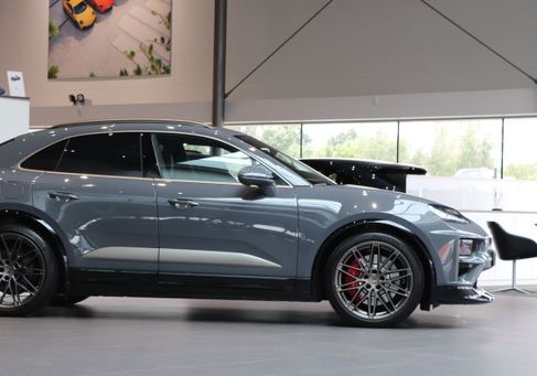 Porsche Macan, 2025