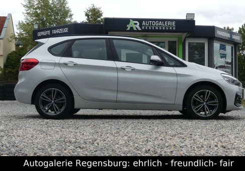 BMW 216, 2019 3