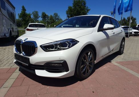 BMW 120, 2023 2