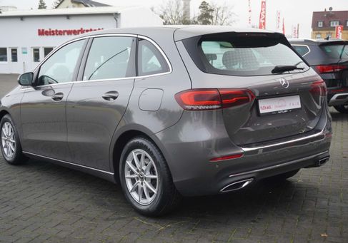 Mercedes-Benz B 180, 2019