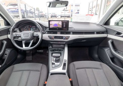 Audi A4, 2022