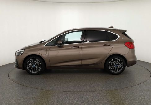BMW 225, 2018