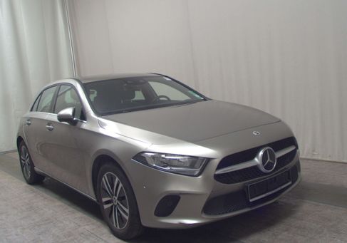 Mercedes-Benz A 220, 2020 3