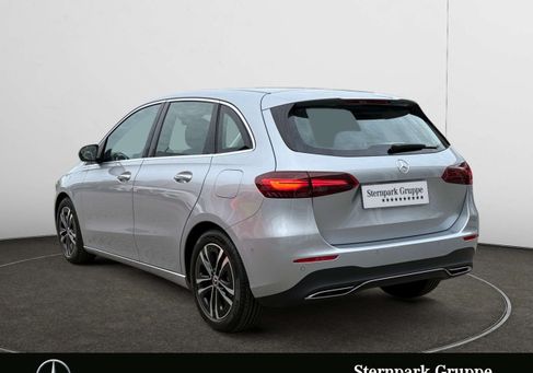 Mercedes-Benz B 180, 2024