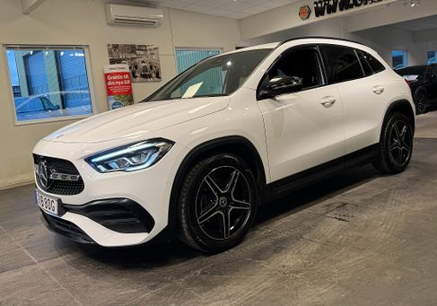 Mercedes-Benz GLA 200, 2021