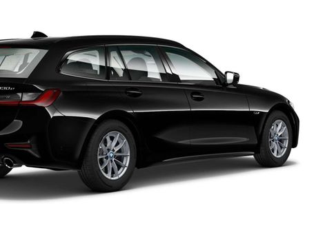 BMW 330, 2022 2