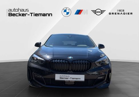 BMW 118, 2022