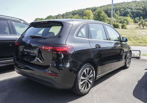 Mercedes-Benz B 180, 2025