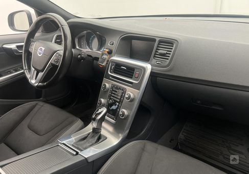 Volvo V60, 2015