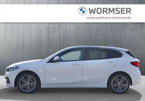 BMW 118, 2022