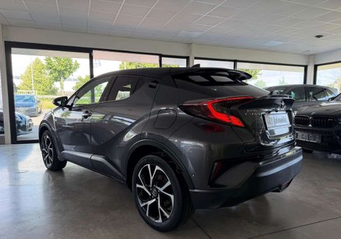 Toyota C-HR, 2017