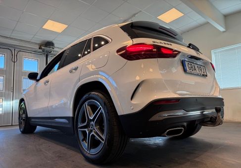 Mercedes-Benz GLA 200, 2024 3