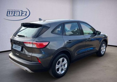 Ford Kuga, 2022 3
