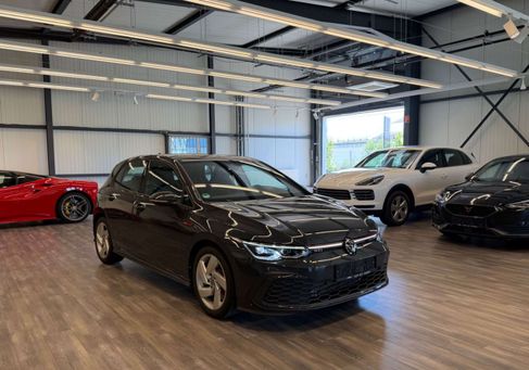 Volkswagen Golf, 2024