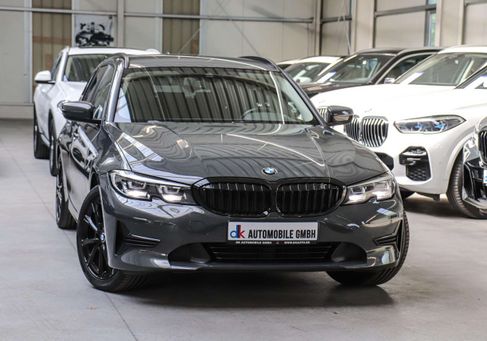 BMW 330, 2019