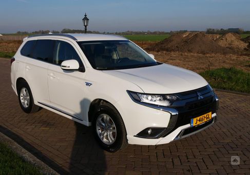 Mitsubishi Outlander, 2020