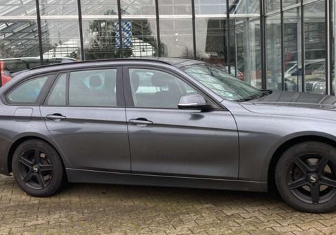 BMW 318, 2019