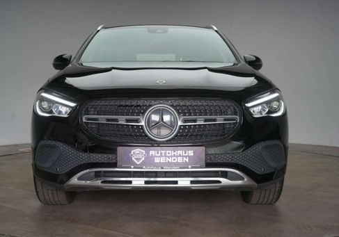 Mercedes-Benz GLA 220, 2022