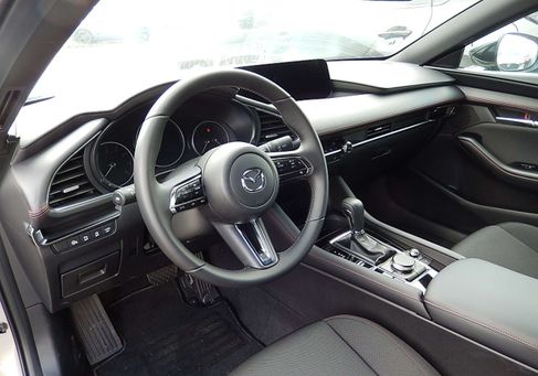 Mazda 3, 2025