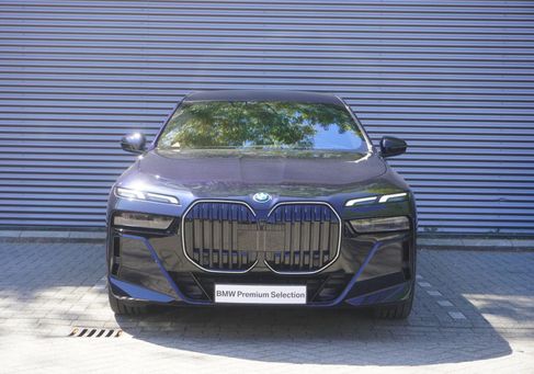 BMW 750, 2026