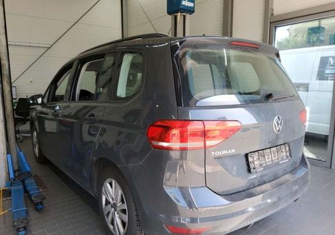 Volkswagen Touran, 2021 3