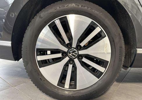 Volkswagen Passat, 2022
