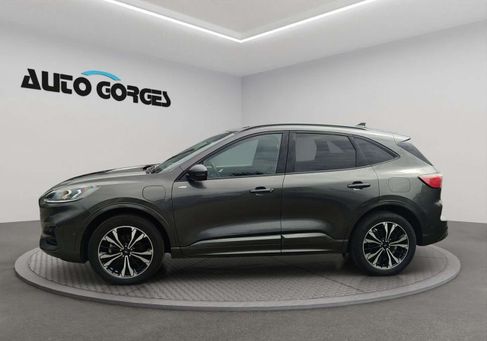 Ford Kuga, 2021