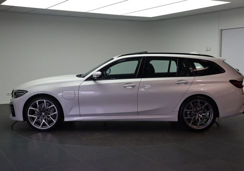 BMW 330, 2022 3
