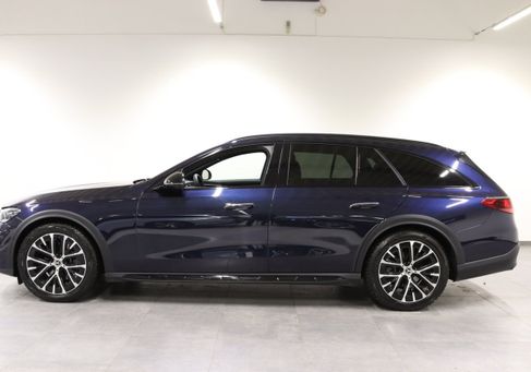 Mercedes-Benz E 220, 2025 3