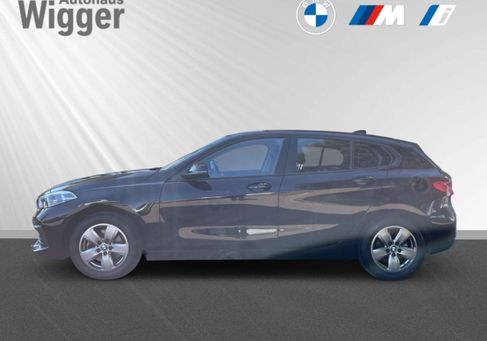 BMW 118, 2022