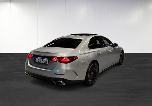 Mercedes-Benz E 220, 2024
