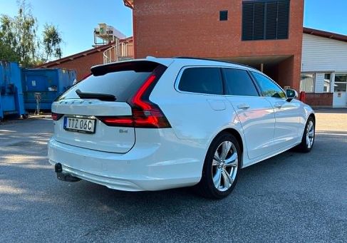 Volvo V90, 2022