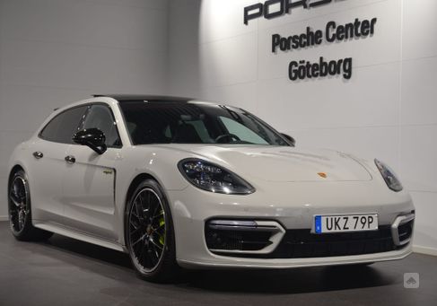 Porsche Panamera, 2022