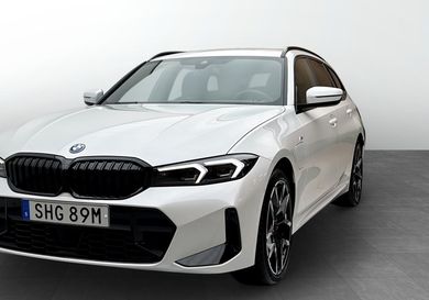 BMW 330, 2025