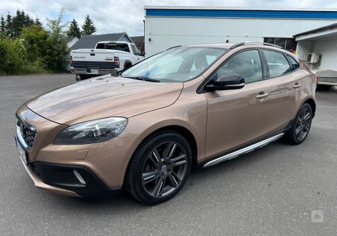Volvo V40 Cross Country, 2013