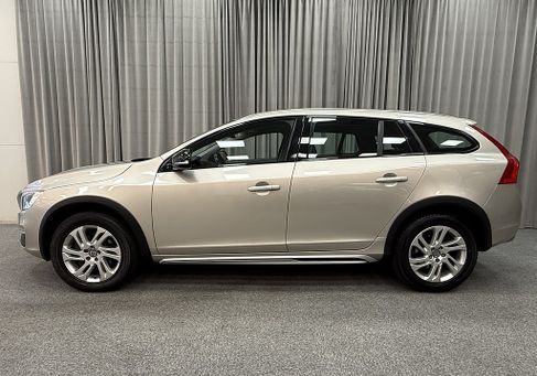 Volvo V60 Cross Country, 2018