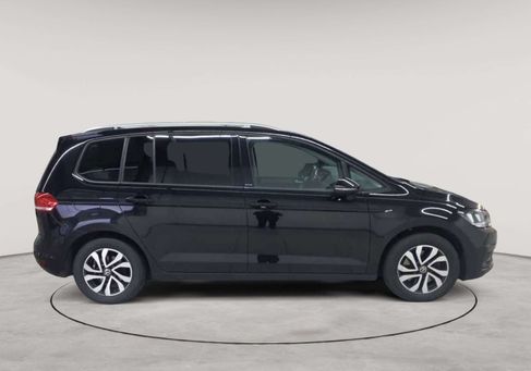 Volkswagen Touran, 2023 3