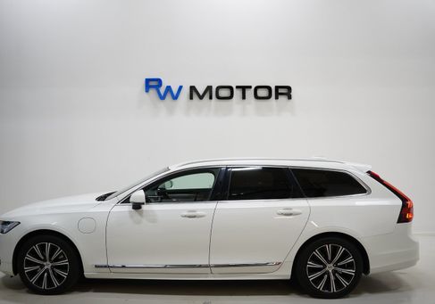 Volvo V90, 2021