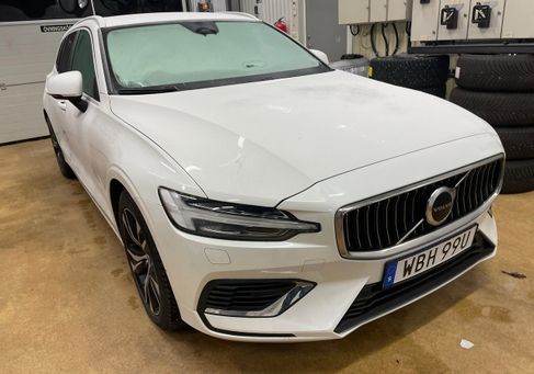 Volvo V60, 2025