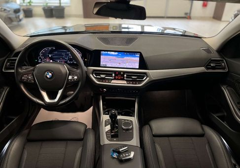 BMW 318, 2022