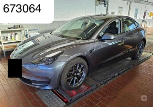 Tesla Model 3, 2022
