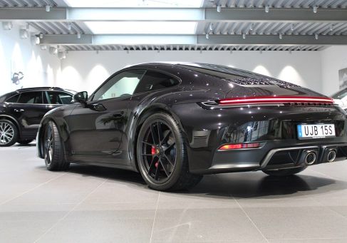 Porsche, 2025
