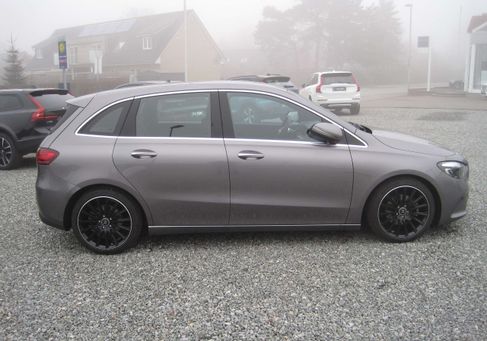 Mercedes-Benz B 200, 2023