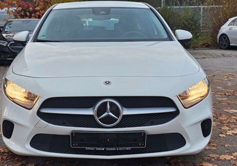 Mercedes-Benz A 180, 2022