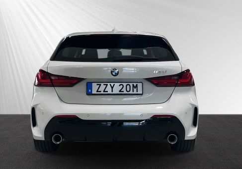 BMW 118, 2021