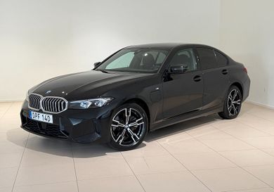BMW 330, 2025